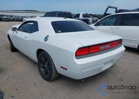 2014 Dodge Challenger Sxt z USA, uszkodzony, nr VIN 2C3CDYAG8EH101824